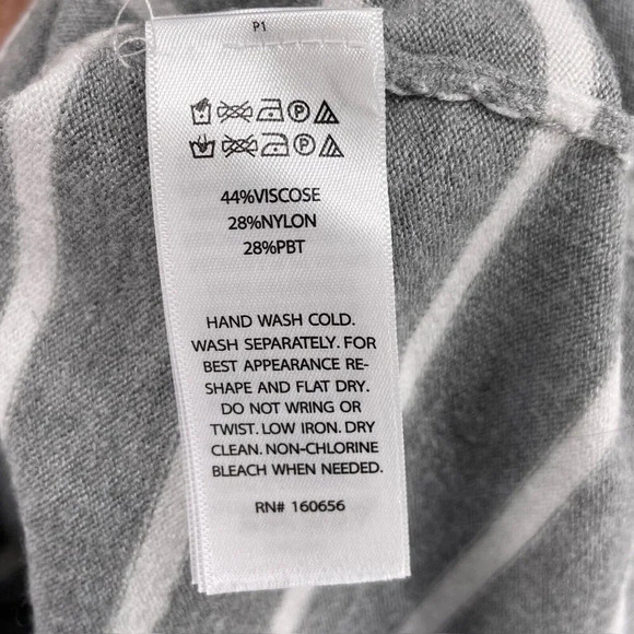 Rachel Zoe Top Women's Sz 1X Gray White Striped Red Embroidered Hearts Pullover - Picture 11 of 12